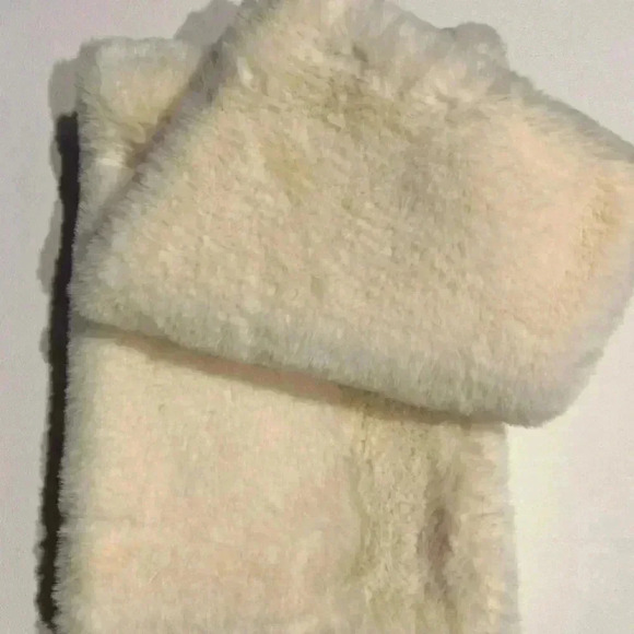 New Apparis Bambi Vegan Fur Scarf - Picture 2 of 9